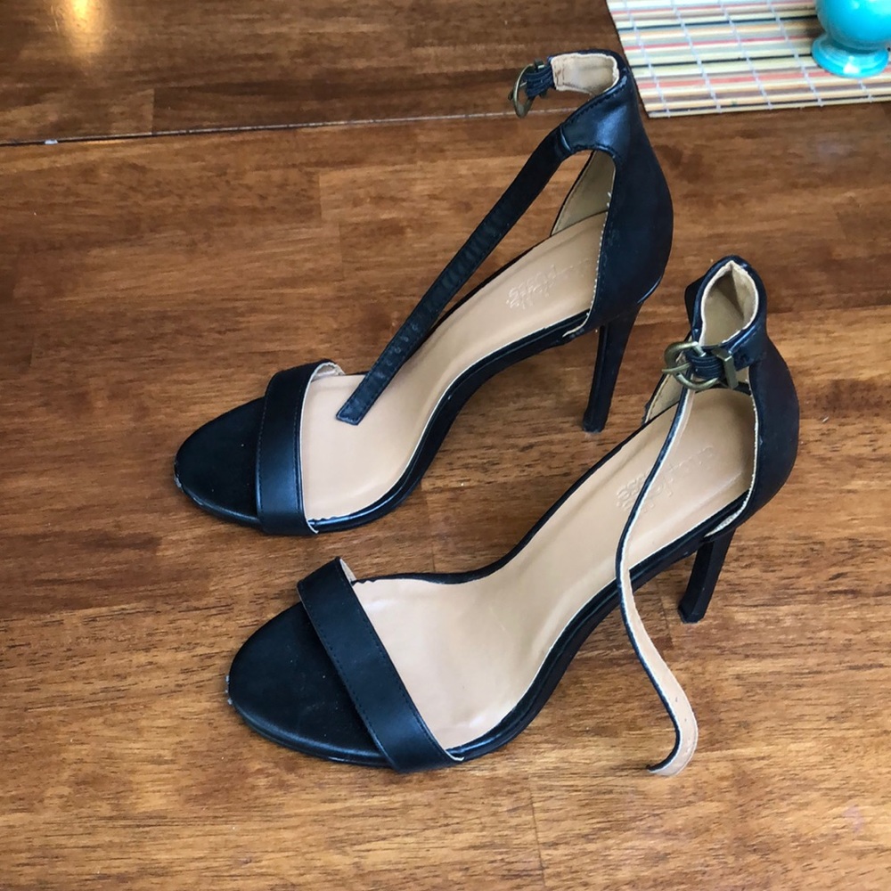 Black 2 1/2 inch stilettos worn once